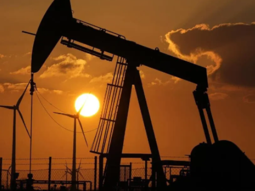 OCTG and line pipe installations for oil and gas extraction projects