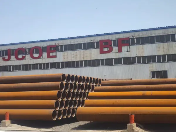 LSAW steel pipe end view showing thick wall thickness and bevel