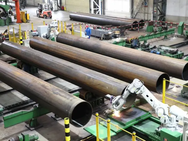 LSAW steel pipe cross-section showing JCOE weld seam detail